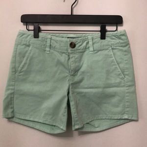 American Eagle Women’s Shorts Size 4 - Green